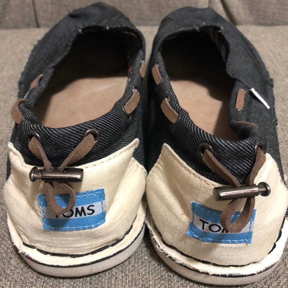 Toms shoes/size 10.5